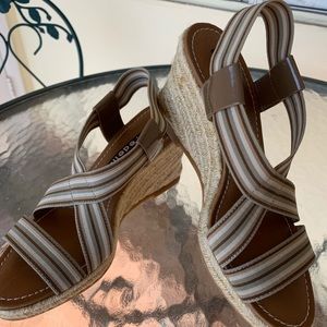 New in box, cute tan wedges